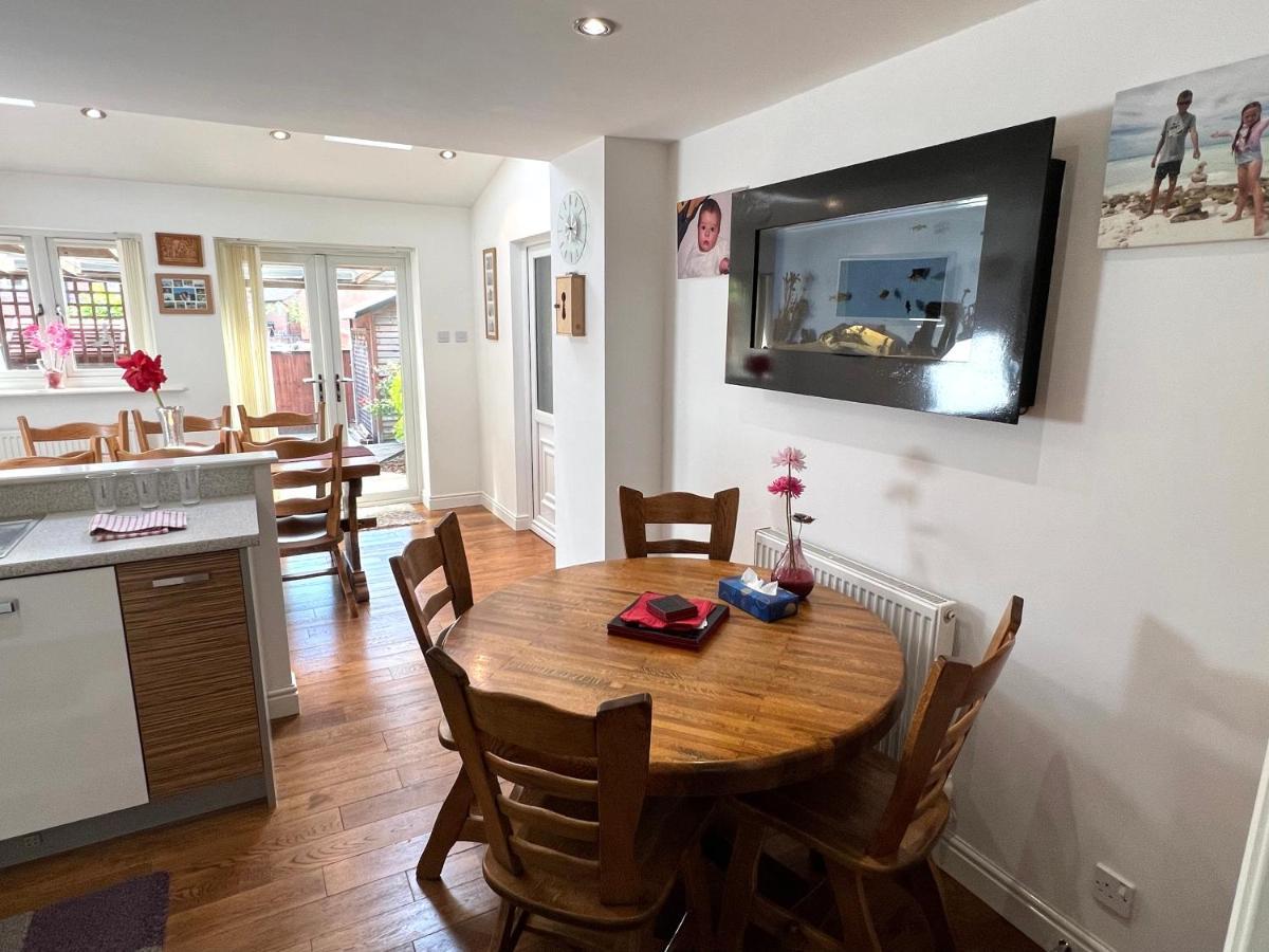 Simply Stunning 2 Bedroom Home With Parking Space Nottingham Exterior foto